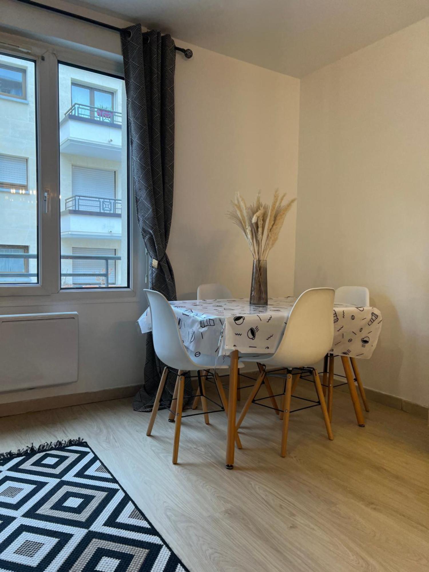 Appartement Lumineux A 2 Pas D'Enghien Montmorency Exterior photo